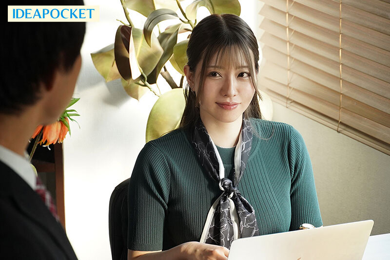 出張先で高嶺の花の女社長と相部屋に… 圧倒的美巨乳にフル勃起した童貞の僕を受け入れてくれた優しさに甘えて朝まで暴走むしゃぶりつき性交 ひなの花音 サンプル 1