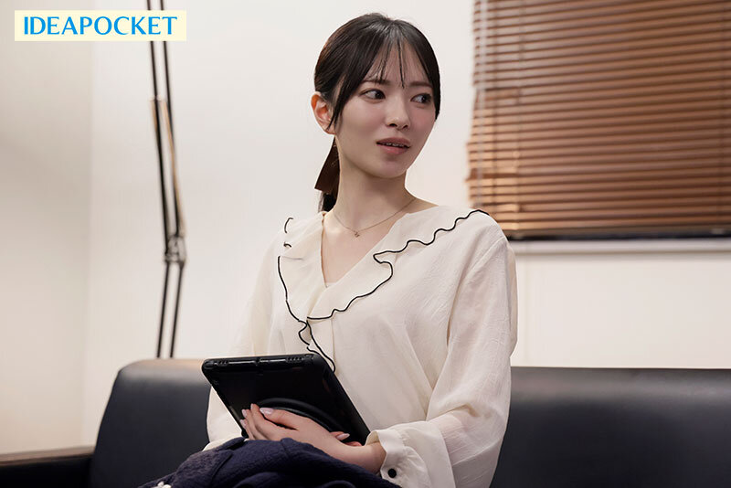 仕事もプラべも充実してそうな美女キャリアウーマンなのに エッチな話に弱い恥ずかしがり屋さん 第一印象と中身とのギャップが凄く可愛い社長秘書AVデビュー 安西澪 サンプル 4
