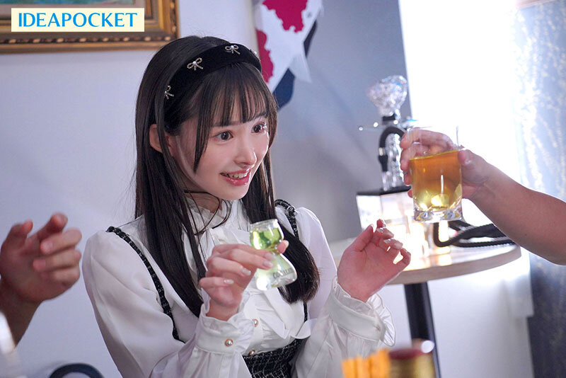 清楚系アイドルの彼女が打ち上げで泥●して関係者チ●ポ喰いまくりのド淫乱ビッチ化！？ SNS炎上待ったなしのNTR映像 山田鈴奈 サンプル 2