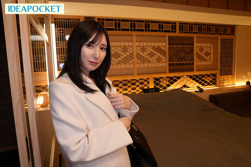 最近元気がないパート先の人妻「仲村さん」を気分転換がてらドライブデートに誘ったらセックスレスと夫の浮気を打ち明けられホテルで一晩中、愛し続けてあげたら「オンナとしての悦び」を改めて知り僕なしでは生きられないカラダになってしまった。 仲村みう サンプル 2