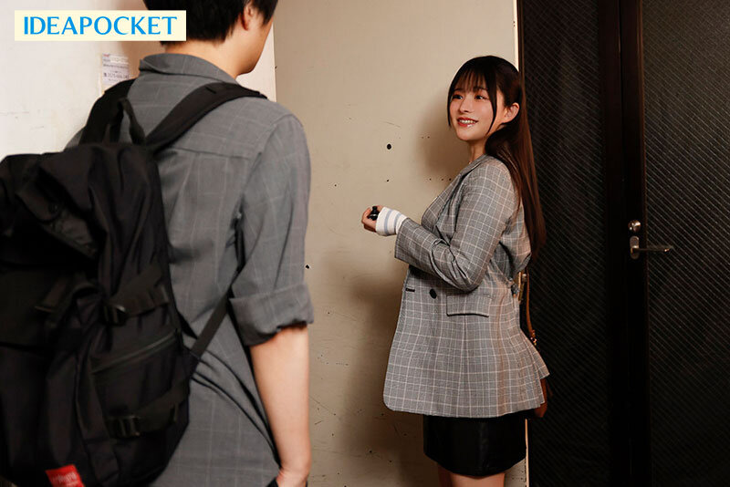 ねぇねぇチ○ポ デカいんでしょ？彼女がいるのにデカチン過ぎて童貞なボクと彼氏がいるのに粗チン過ぎてモノ足りない幼馴染が再会。欲求不満な2人がお試し浮気SEXしてみたら相性がドストライク過ぎておかわりSEXが止まらない！？ 山田鈴奈 サンプル 1