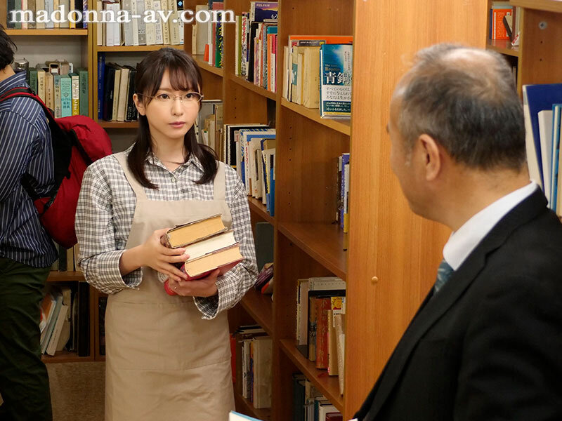 人妻秘書、汗と接吻に満ちた社長室中出し性交 最初で最高の秘書、ここに誕生―。 新妻ゆうか サンプル 1