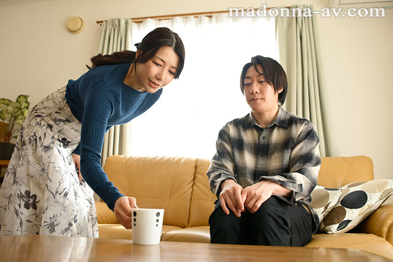 「…先っぽだけ舐めてあげてもいいから、元気出して？」 剥けてない童貞チ●ポを見かねた彼女の母が、亀頭だけ丹念にじゅっぷりとフェラしてくれてー。 加藤あやの サンプル 1