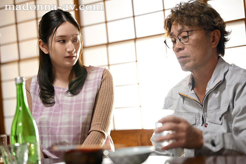 娘が旅行中の一週間…娘の親友で保育士の玲衣さんに誘われ、十数年ぶりに滾る男根で爆乳と肉厚マ○コを心ゆくまで頬張ったワシ。 木村玲衣 サンプル 1