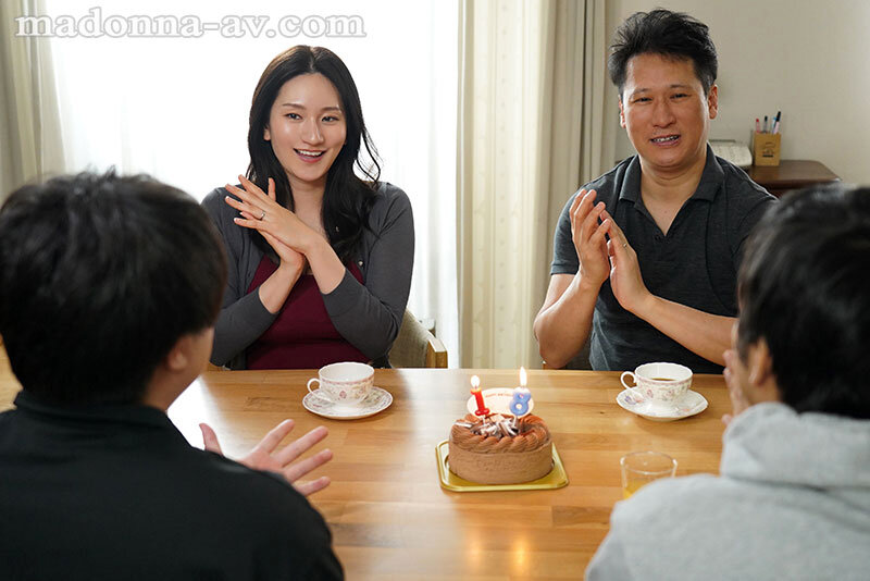 子供2人が巣立った我が家、18年ぶりに夫婦二人きり、狂おしいほど貪り合うセックス。 木村玲衣 サンプル 3