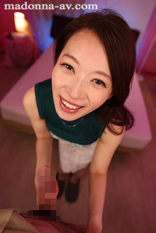 【VR】初VR三雲彩葉 年の差マッチングアプリで出逢った美人妻・彩葉さんを 僕の若さと勢いで肉欲の虜にしてやろうと思ったら 逆にイカされまくり彼女との貪欲ナマ中SEXに沼ってしまった 超高画質8K サンプル 4