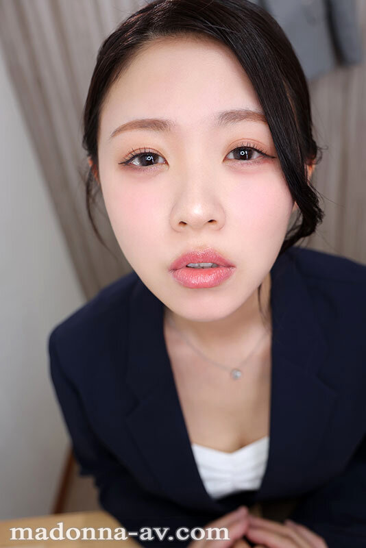 【VR】初VR 久遠美緒 社長の愛人と噂されている才色兼備な秘書の久遠さんと社内で二人きり。真面目の皮をかぶったドM淫乱妻だと知った僕は仕事終わり、ホテルで朝まで生ハメ中出しに狂ってしまった…。【超高画質8K】 サンプル 3