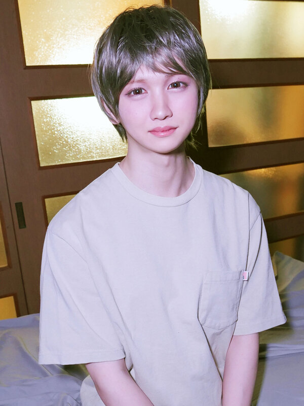 王子様系イケメンの元ホスト、衝撃カミングアウト！男の娘になってDEBUT！HIKARU サンプル 1