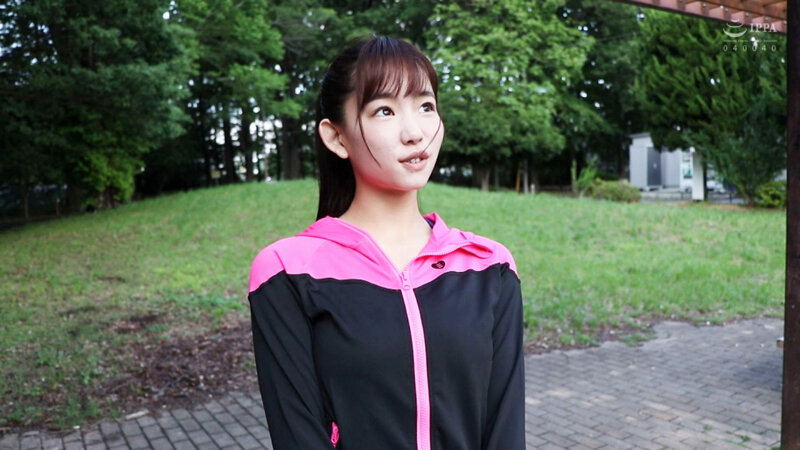 【陸上女子☆アスリート最高】普段は地味だけれど、脱いだら華奢なのに巨乳という奇跡の清楚系な女の子さん サンプル 2