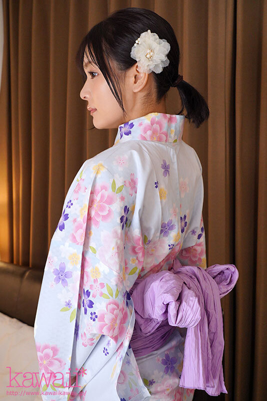 【VR】口下手で、シャイで、推しに弱い恋花ちゃん（すきぴ）を花火大会に誘ったら首を縦に振ってくれて勢い任せでラブホに入るとYESとも、NOとも言わないけど嫌がらないので打ち上げピストンでいっぱい喜ばせた初デートの夜 石井恋花 サンプル 4
