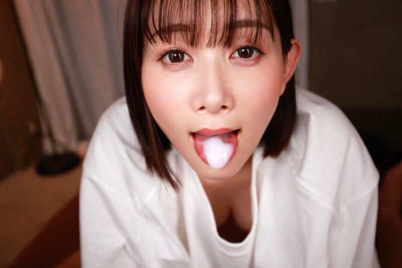 【VR】【8K】深夜1時、寝ている彼女のスマホを見たら浮気…メチャクチャ謝ってきてずっとキスされ耳元で 好き 大好き を囁かれ気が狂うほどヤリまくった仲直りSEX 月瀬りりあ サンプル 5