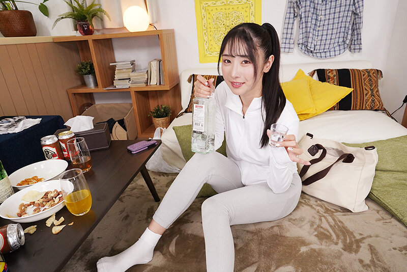 【VR】終電逃した美人JDが泥●痴女化！汗とマン汁の匂いに占領された部屋でレギンスのいやらしい穴に何度も中出ししまくった夜 小野坂ゆいか【8K】 サンプル 3