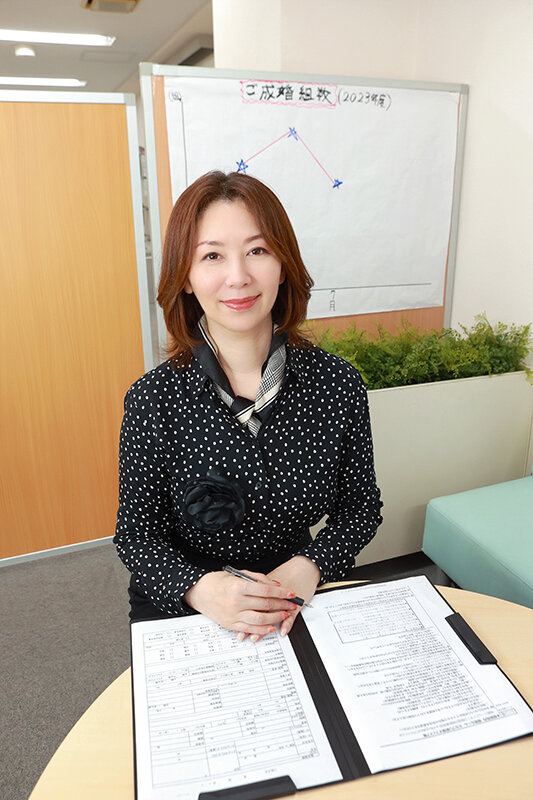 町工場のツンデレ元ヤン娘から結婚相談所の世話好きおばちゃんまで！働く女10人の職業別SEXファイル（16） サンプル 2