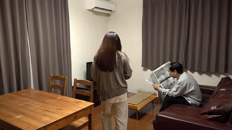 ごく普通の夫婦 リアルな夜の営み隠し撮り（5）～ヤキモチ夫を愛でるおちゃめな艶妻・さやか48歳 サンプル 1