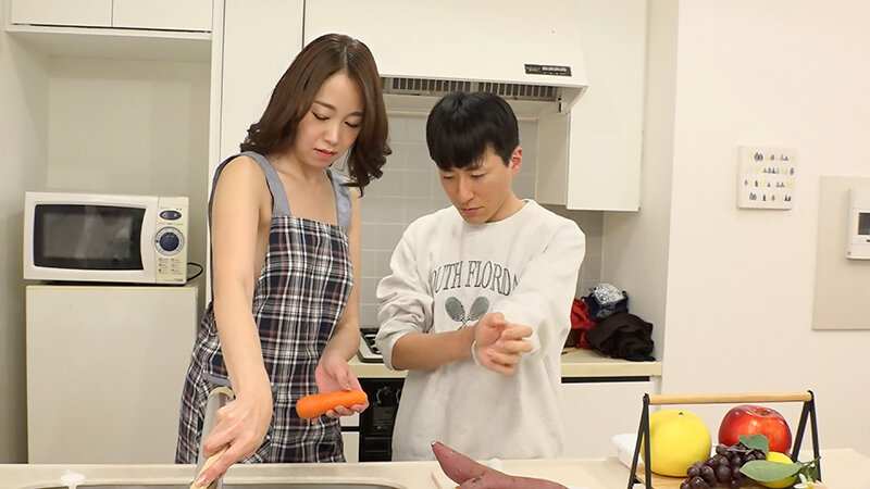 レンタルお母さん・白河花清～「あらまぁ！私のカラダに興奮しちゃったの？」硬くなったボクのおチンチンを愛情たっぷりの笑顔で子宮に導くやさしいお母さん サンプル 5