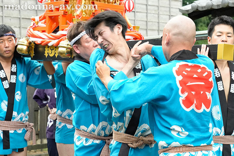 喧嘩祭りNTR 熟れた美尻に食い込む褌 熱狂冷めやらぬ祭りの最中、屈強な男衆に堕とされた妻―。 北条麻妃 サンプル 2