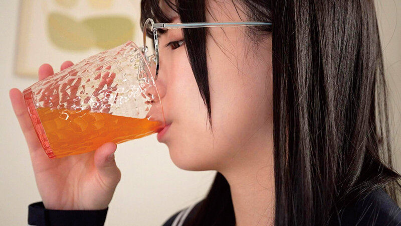 年齢の割に体の発育が遅い女子校生が未知の快楽に全身を震わせてアクメする媚薬漬け成長促進 南日菜乃 サンプル 4
