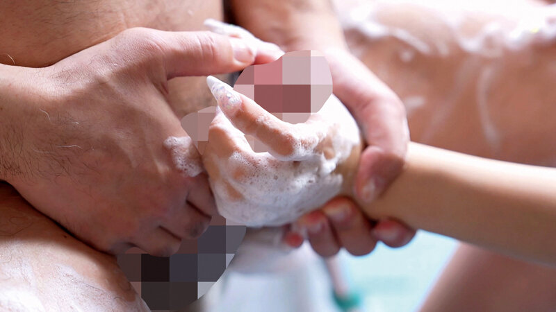 ボランティアで慰労訪問に来たおじいちゃん子の地下アイドルが、性欲だけは現役の絶倫じじぃに共用オナホにされた輪●ファンサ。 花守夏歩 サンプル 4