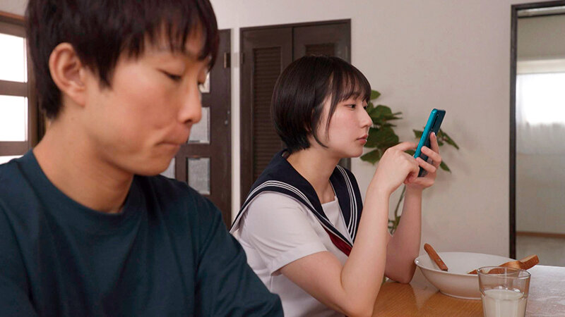 妬むほど優秀な義妹に睡眠薬を盛り、未発達のマ〇コを毎晩犯し続ける女子校生眠姦レ●プ 糸井瑠花 サンプル 11