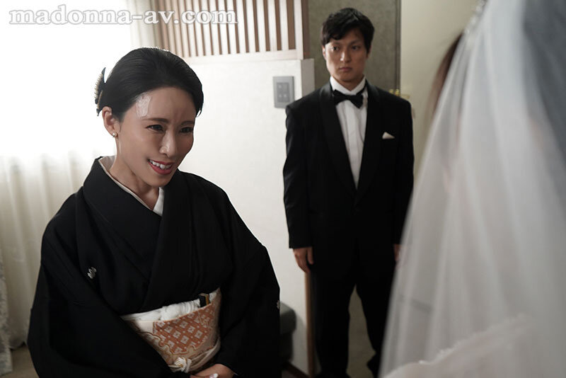 娘の幸せを見届けながら…。披露宴で娘婿に犯●れた母 水野優香 サンプル 2