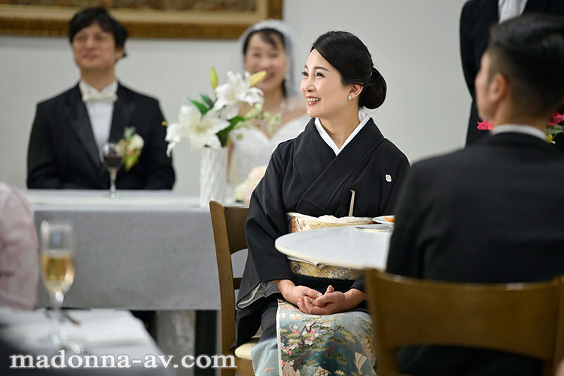 娘の幸せを見届けながら…。披露宴で娘婿に犯●れた母 一色桃子 サンプル 1