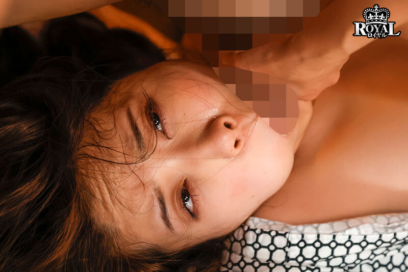 朝起きたら部屋に浴衣がはだけた後輩女子社員！いつも生意気で悪態ばかりついてくるのに、甘えてきたので… 二葉エマ サンプル 18