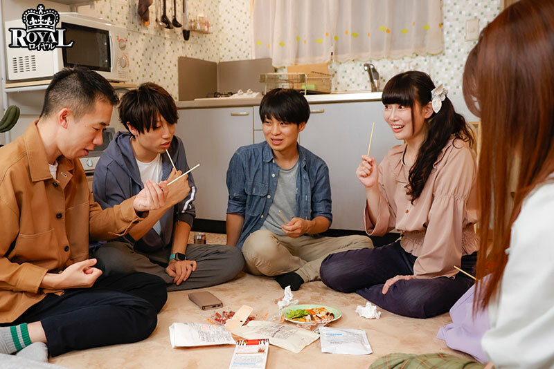 王様ゲームで急接近した隠れ淫乱な地味巨乳と、一泊二日のラブラブ中出しセックス。 五日市芽依 サンプル 7