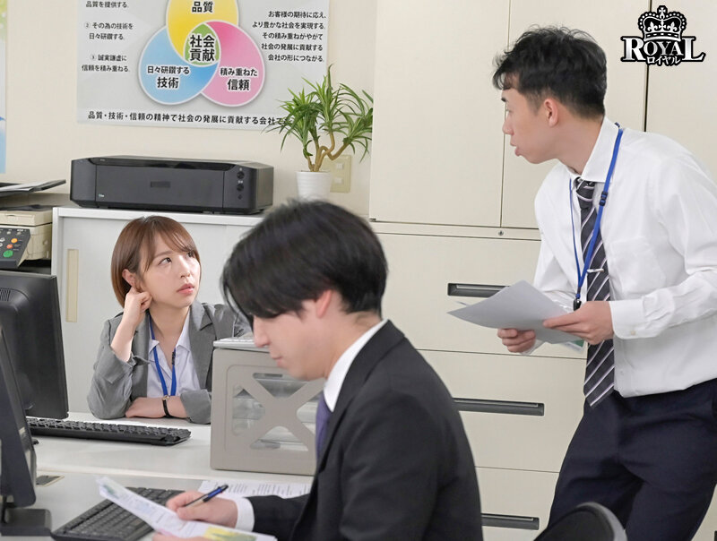 「誰か来たら私の人生終わっちゃうけど、気持ち良すぎてもう…」という心の声が聞こえる僕は、高圧的な女上司だけど、中身は破滅願望しかない巨乳美女をいつバレてもおかしくない場所でハメまくってやった。 宍戸里帆 サンプル 2