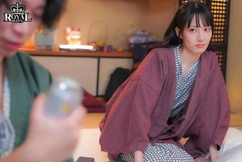 朝起きたら部屋に浴衣がはだけた後輩女子社員！いつも生意気で悪態ばかりついてくるのに、甘えてきたので… 石田佳蓮 サンプル 2