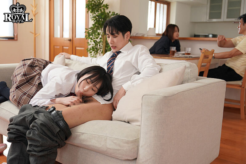 義妹の弾力おっぱいにムラつき即むぎゅしてしまったボク…。拒絶されたと思ったら名残惜しそうにこねくり乳ニーしていて、気づけば秘密のセフレ兄妹になっていた。 糸井瑠花 サンプル 3