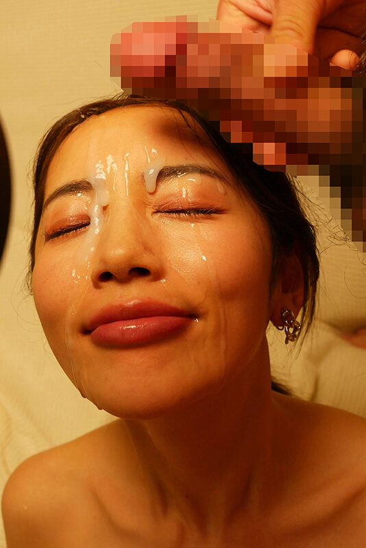 素敵な奥さんへ精液かけたい… VOL.3 ザーメン化粧に艶めく37人の素人妻 サンプル 4