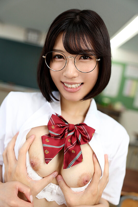 【VR】絶対に彼氏がいないランキング1位の地味陰キャ女子の宮城さんがボクの亀頭から金玉まで舐め尽くすベタ惚れフェラ求愛 サンプル 10