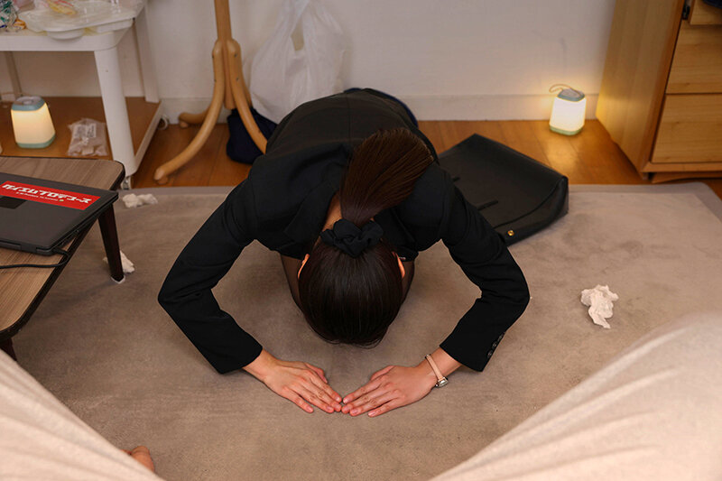 【VR】真面目で従順な販売員が悪質クレーマー客に監禁され美ボディを嬲り回される屈辱アクメ。 潤うるる サンプル 3