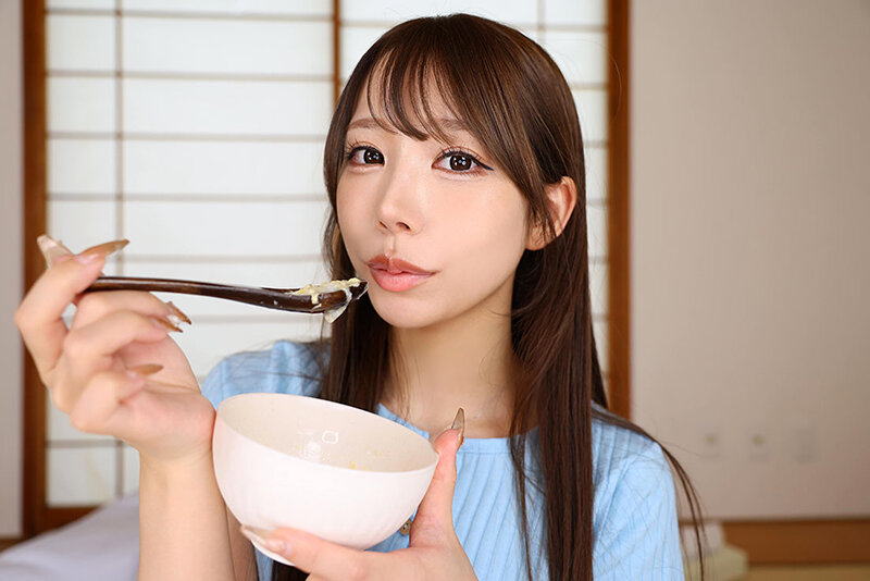 【VR】禁断の唾飲ませ カラダが動かない老いた私に生きる力を与えるのは、ほんの少しの食料と息子の嫁のヨダレです。 尾崎えりか サンプル 10