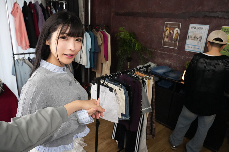 【VR】試着中にノーパン生挿入服屋でカノジョと羞恥プレイに目覚めてしまい店内デートした日。 胡桃さくら サンプル 3