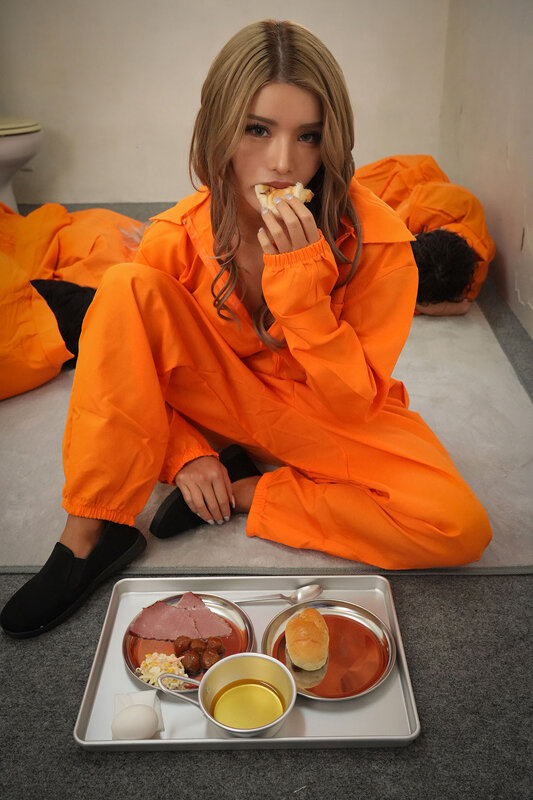 【VR】囚人キメセク。刑務官の興味本位で押収●物を与えられたSEXドラッグ中毒者が、獣のように痴女化してチ●ポに襲い掛かる壮絶アクメ姦。 黒咲華 サンプル 4