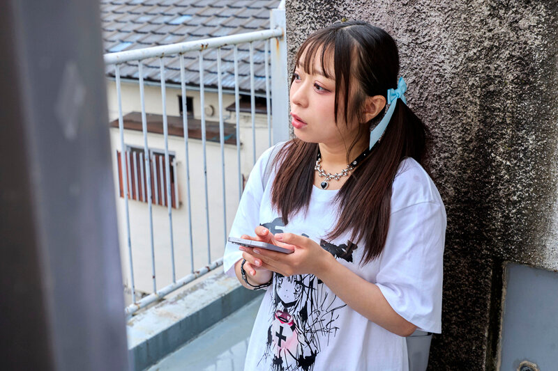 【VR】涎イラマ・お漏らし・中出し全部OK 隣に住むぼっち学生はおじさんの僕との濃厚汁だくセックスが大好物。202号室 ゆゆ サンプル 9