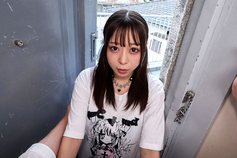 【VR】涎イラマ・お漏らし・中出し全部OK 隣に住むぼっち学生はおじさんの僕との濃厚汁だくセックスが大好物。202号室 ゆゆ サンプル 10