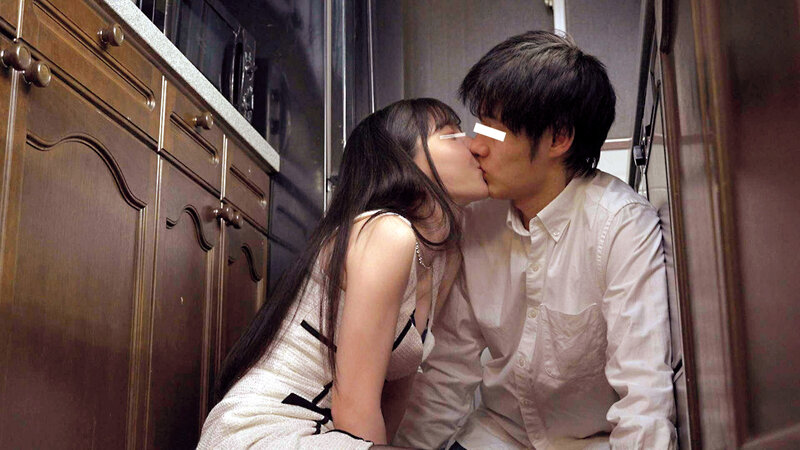 同窓会で再会した初恋相手が酔いつぶれてしまい…介抱したらまさかの酒乱ビッチ！？「まだ飲み足りないのぉ」とアルコール代わりに唾液まみれの超絶ベロテクでカラダ中の汁という汁を貪りつくされてしまった！！ サンプル 9
