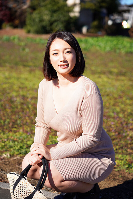 素人人妻インタビュー theBEST（5） ベッドの上は大洪水！潮吹きしちゃうエロ妻たち サンプル 7