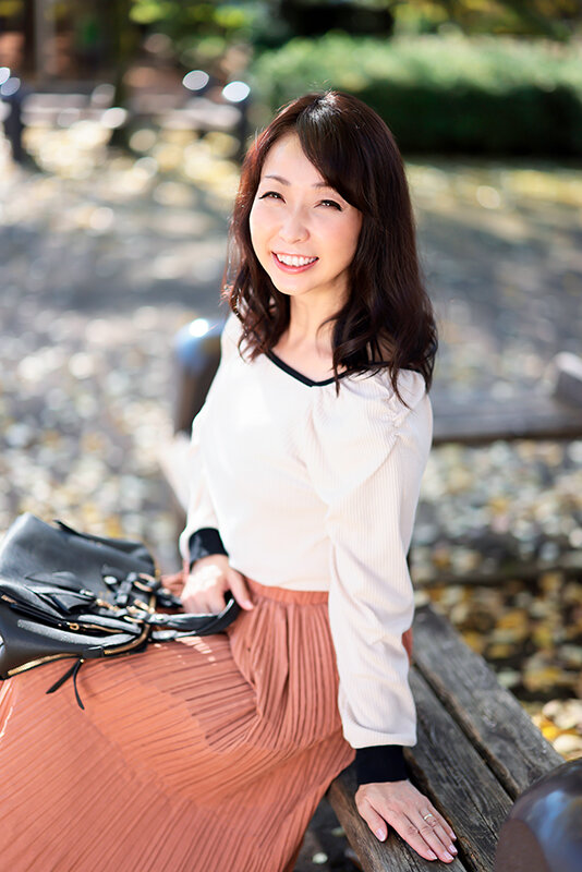 素人人妻インタビュー theBEST（5） ベッドの上は大洪水！潮吹きしちゃうエロ妻たち サンプル 1