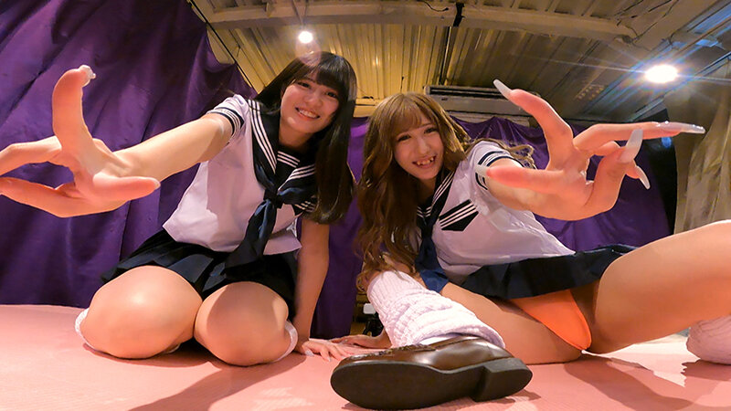女子校生達がパンティーをオ○ンコにグイグイ食い込ませて見せつけてくるんです。10 サンプル 2