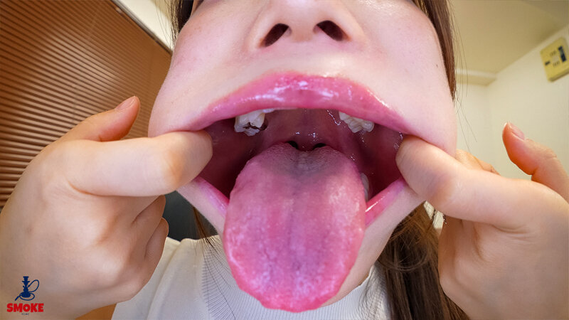 【ベロ接吻セクハラ】残業中のオフィスで二人きり、よだれダラダラ濡れ長舌をねじ込み密着濃厚ベロちゅうしながら若手精子を搾り取る人妻巨乳女上司 碧那美海 サンプル 7