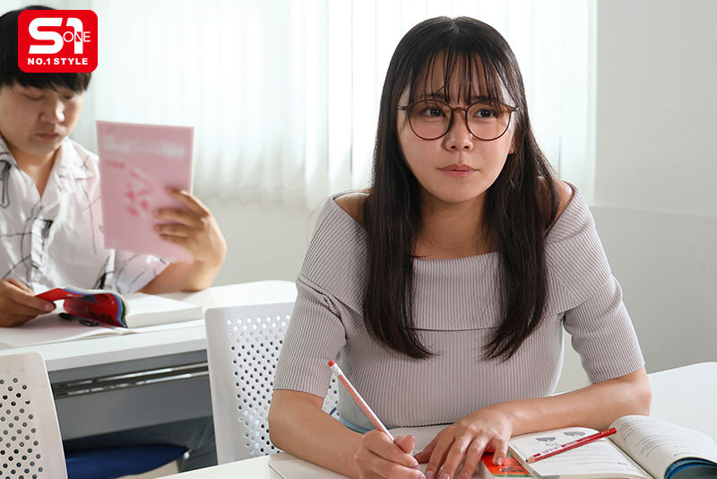 予備校のロリコン講師がまだウブな巨乳生徒に媚薬を塗りたくり、いきなり優秀なキメセク肉オナホに仕上げた一部始終。 田野憂 サンプル 1