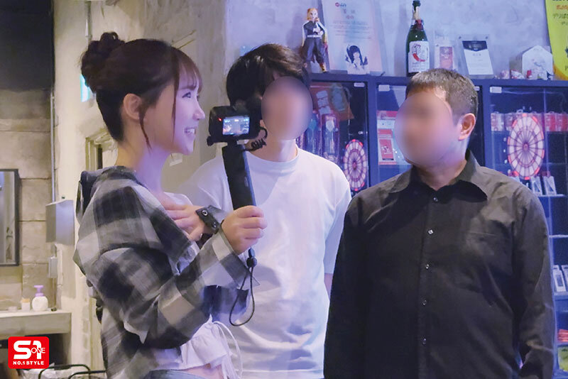 ※絡まれ注意※ 三田真鈴がほろ酔い甘痴女化し素人男子を抜きまくる！ナンパ逆ナン即ハメ即発射なんでもありの爆ヌキ10発はしご酒 サンプル 9