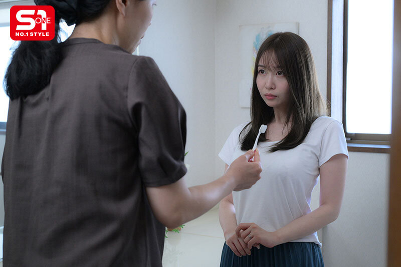 セクハラ義父、意地悪な姑、マザコン夫…結婚ガチャに大外れした巨乳若妻が三者択一ですがったのはキモい義父との粘着性交 夢乃あいか サンプル 6