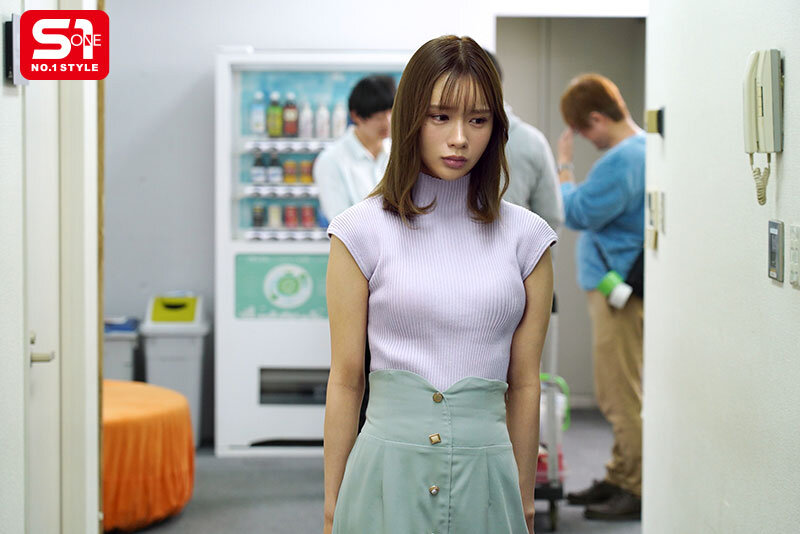 新人スポーツキャスターは局から人気格闘家にあてがわれても断れず…力まかせのネジ込みピストンで死ぬほどイカされる… 兒玉七海 サンプル 2