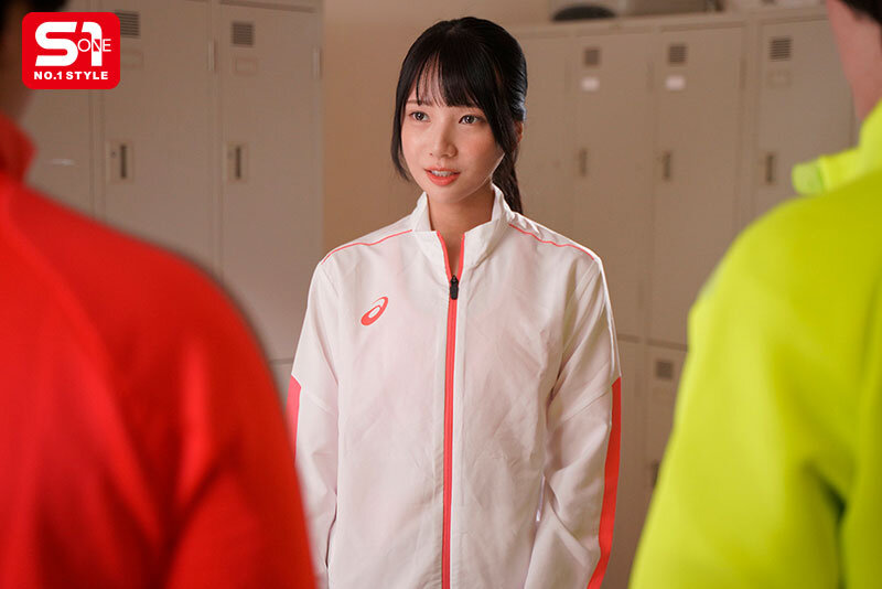 怪我で夢破れた陸上女子エースが選んだ男子選手への貢献… 顔面シャワー性処理係 「私、走っていた頃より…精子を浴びてる今の方が幸せです！」 榊原萌 サンプル 5