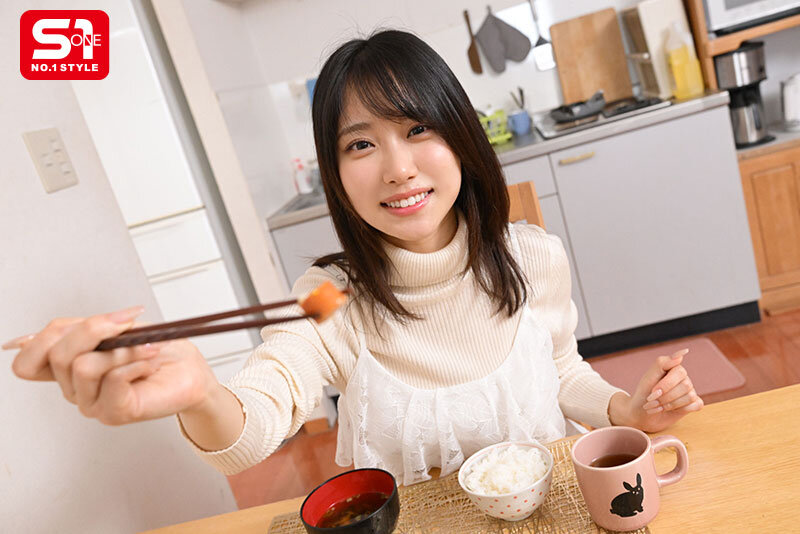 【※脳破壊注意】 やっと出来た初カノジョの正体は… テニサーの男全員とノリでSEX！ 「ヤッちゃう？」が口癖の チンハメビッチでした…。 安達夕莉 サンプル 1