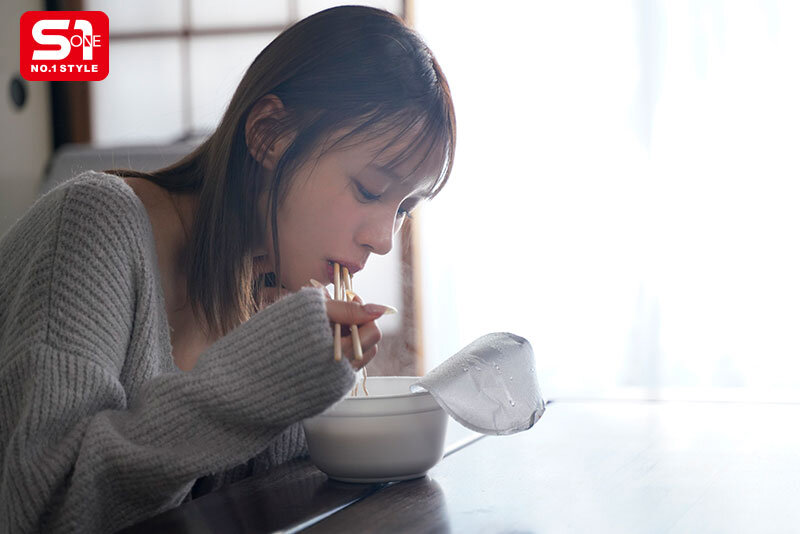 年末年始、古い学生寮で女学生とおじさん管理人が2人きり…禁断シチュに欲情した中年ち●ぽと寂しさ埋めたい若い少女おま●こは相性良すぎて合体し続けた。 兒玉七海 サンプル 2